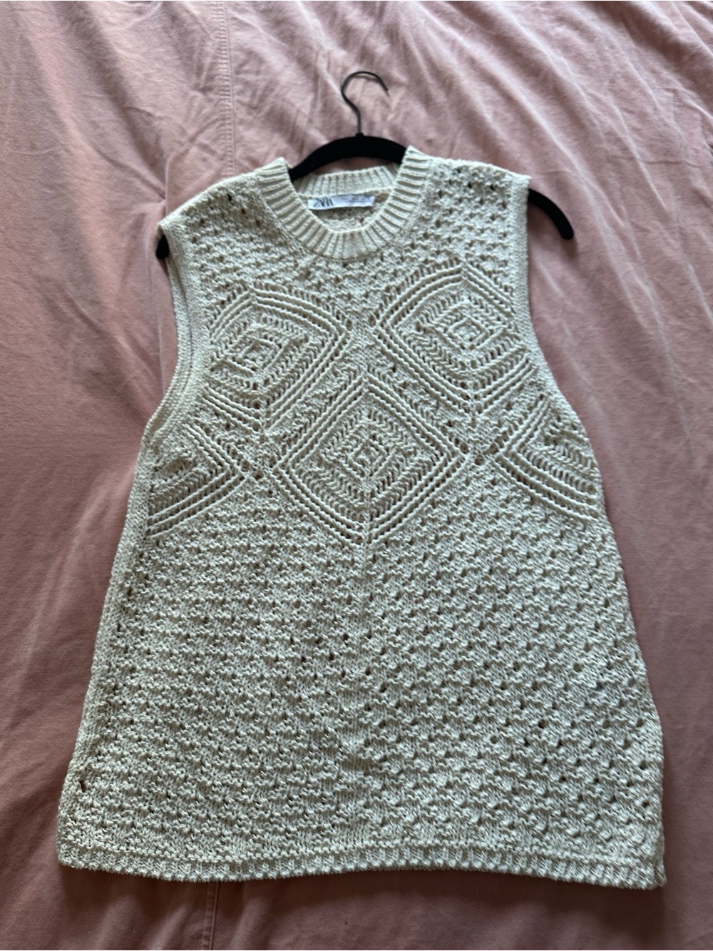 Zara Cream Sleeveless Knit Top with Diamond Texture